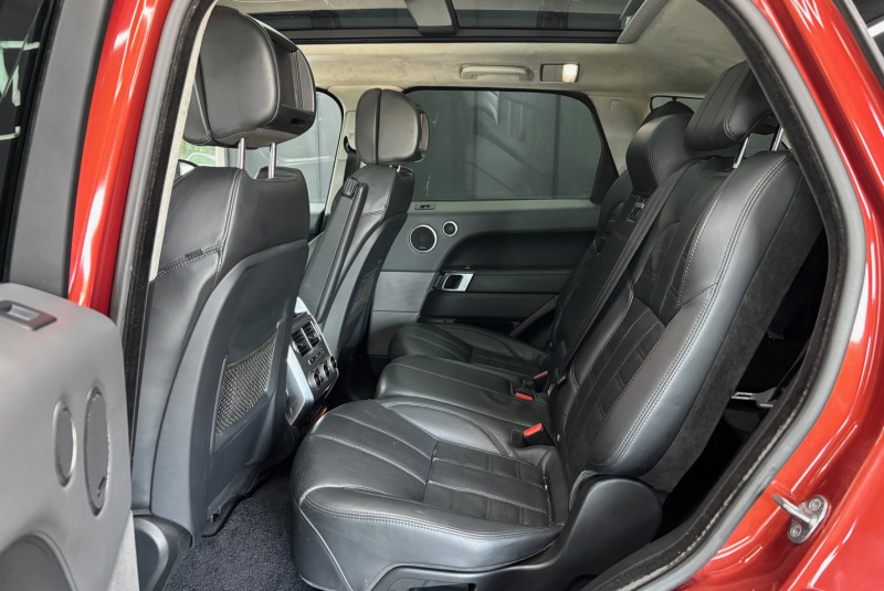 Ponuka vozidiel / Land Rover Range Rover Sport 3.0 SDV6 AUTOBIOGRAPHY DYNAMIC 7-MIESTNE - video Ponuka vozidiel / Land Rover Range Rover Sport 3.0 SDV6 AUTOBIOGRAPHY DYNAMIC 7-MIESTNE - video