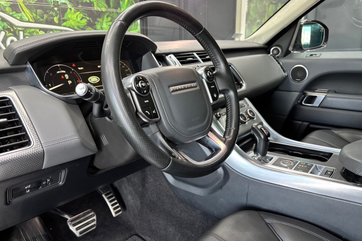 Ponuka vozidiel / Land Rover Range Rover Sport 3.0 SDV6 AUTOBIOGRAPHY DYNAMIC 7-MIESTNE - video Ponuka vozidiel / Land Rover Range Rover Sport 3.0 SDV6 AUTOBIOGRAPHY DYNAMIC 7-MIESTNE - video