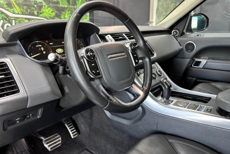 Ponuka vozidiel / Land Rover Range Rover Sport 3.0 SDV6 AUTOBIOGRAPHY DYNAMIC 7-MIESTNE - video Ponuka vozidiel / Land Rover Range Rover Sport 3.0 SDV6 AUTOBIOGRAPHY DYNAMIC 7-MIESTNE - video