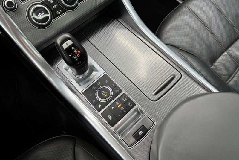Ponuka vozidiel / Land Rover Range Rover Sport 3.0 SDV6 AUTOBIOGRAPHY DYNAMIC 7-MIESTNE - video Ponuka vozidiel / Land Rover Range Rover Sport 3.0 SDV6 AUTOBIOGRAPHY DYNAMIC 7-MIESTNE - video