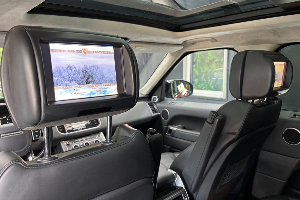 Ponuka vozidiel / Land Rover Range Rover Sport 3.0 SDV6 AUTOBIOGRAPHY DYNAMIC 7-MIESTNE - video Ponuka vozidiel / Land Rover Range Rover Sport 3.0 SDV6 AUTOBIOGRAPHY DYNAMIC 7-MIESTNE - video