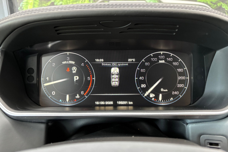 Ponuka vozidiel / Land Rover Range Rover Sport 3.0 SDV6 AUTOBIOGRAPHY DYNAMIC 7-MIESTNE - video Ponuka vozidiel / Land Rover Range Rover Sport 3.0 SDV6 AUTOBIOGRAPHY DYNAMIC 7-MIESTNE - video