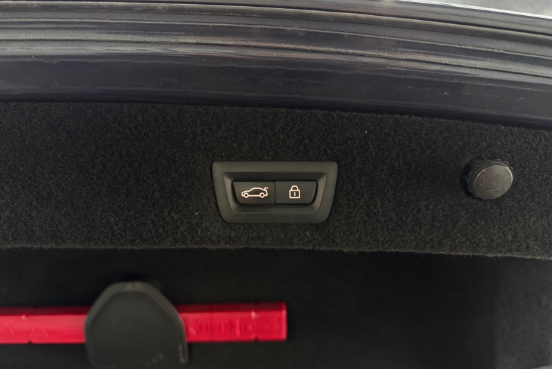 Ponuka vozidiel / BMW Rad 7 730d xDrive A/T - video Ponuka vozidiel / BMW Rad 7 730d xDrive A/T - video