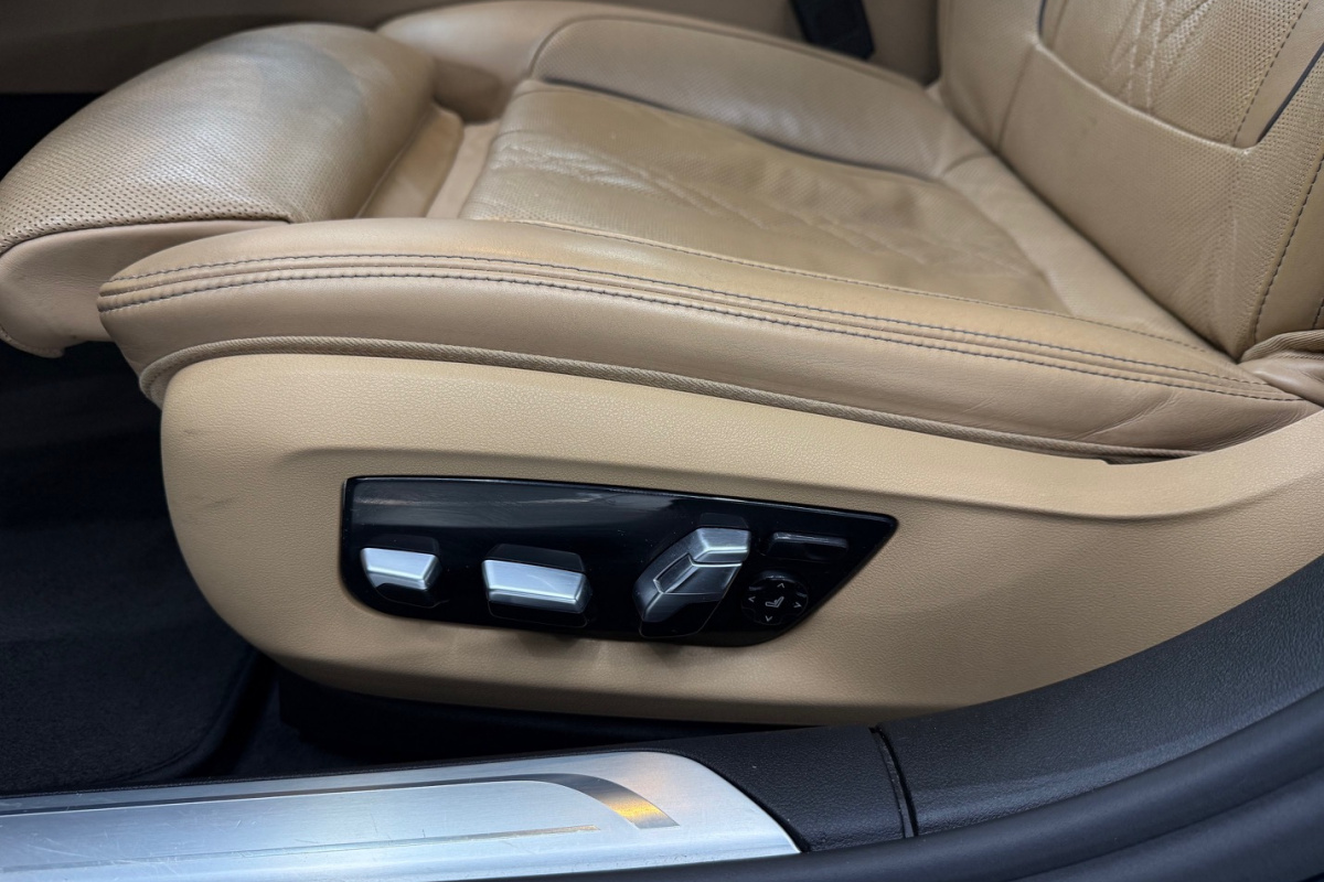 Ponuka vozidiel / BMW Rad 7 730d xDrive A/T - video Ponuka vozidiel / BMW Rad 7 730d xDrive A/T - video