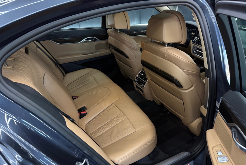 Ponuka vozidiel / BMW Rad 7 730d xDrive A/T - video Ponuka vozidiel / BMW Rad 7 730d xDrive A/T - video
