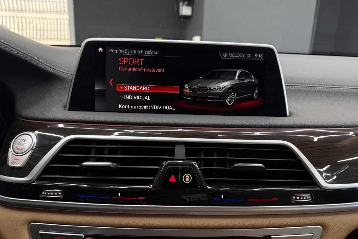 Ponuka vozidiel / BMW Rad 7 730d xDrive A/T - video Ponuka vozidiel / BMW Rad 7 730d xDrive A/T - video