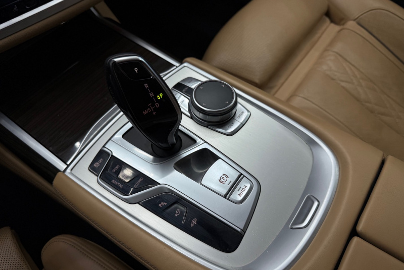 Ponuka vozidiel / BMW Rad 7 730d xDrive A/T - video Ponuka vozidiel / BMW Rad 7 730d xDrive A/T - video