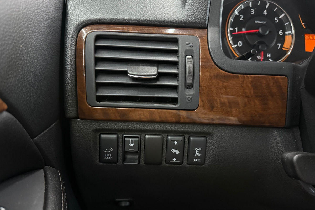 Ponuka vozidiel / Nissan ARMADA PLATINUM 5.6 V8 - video Ponuka vozidiel / Nissan ARMADA PLATINUM 5.6 V8 - video