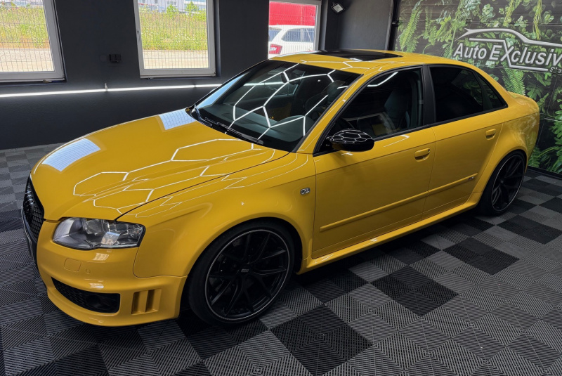 Ponuka vozidiel / Audi RS4/RS4 Avant 4.2 V8 FSi Quattro Black Packet - video Ponuka vozidiel / Audi RS4/RS4 Avant 4.2 V8 FSi Quattro Black Packet - video