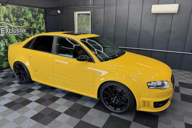 Ponuka vozidiel / Audi RS4/RS4 Avant 4.2 V8 FSi Quattro Black Packet - video Ponuka vozidiel / Audi RS4/RS4 Avant 4.2 V8 FSi Quattro Black Packet - video