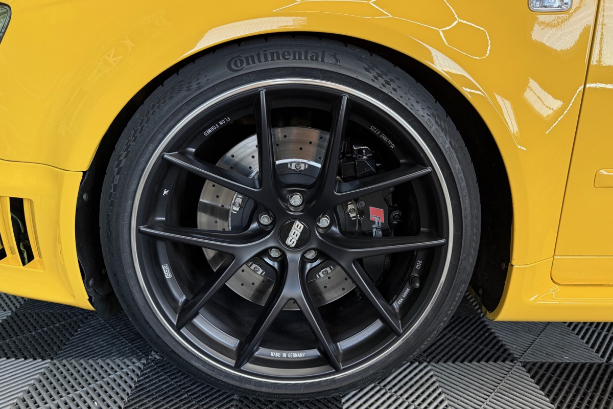 Ponuka vozidiel / Audi RS4/RS4 Avant 4.2 V8 FSi Quattro Black Packet - video Ponuka vozidiel / Audi RS4/RS4 Avant 4.2 V8 FSi Quattro Black Packet - video