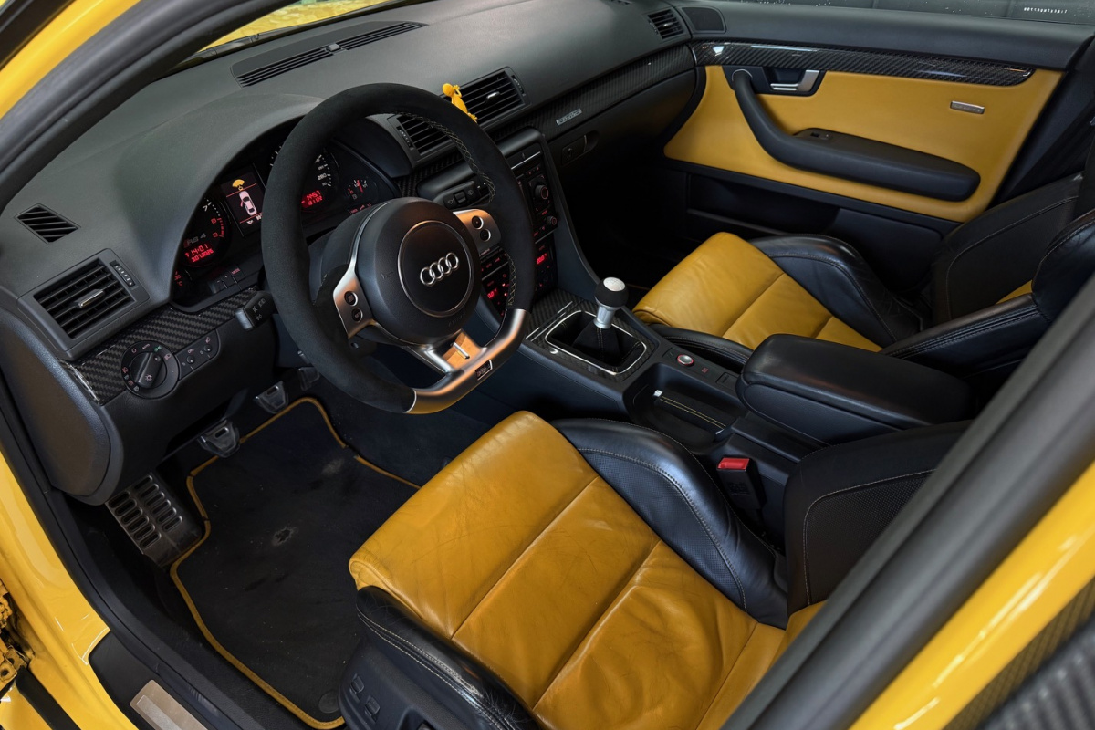Ponuka vozidiel / Audi RS4/RS4 Avant 4.2 V8 FSi Quattro Black Packet - video Ponuka vozidiel / Audi RS4/RS4 Avant 4.2 V8 FSi Quattro Black Packet - video