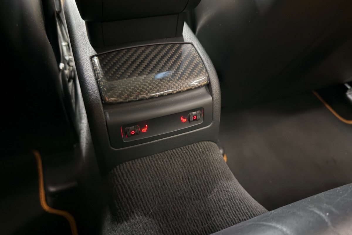 Ponuka vozidiel / Audi RS4/RS4 Avant 4.2 V8 FSi Quattro Black Packet - video Ponuka vozidiel / Audi RS4/RS4 Avant 4.2 V8 FSi Quattro Black Packet - video