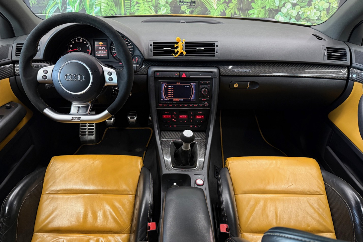 Ponuka vozidiel / Audi RS4/RS4 Avant 4.2 V8 FSi Quattro Black Packet - video Ponuka vozidiel / Audi RS4/RS4 Avant 4.2 V8 FSi Quattro Black Packet - video