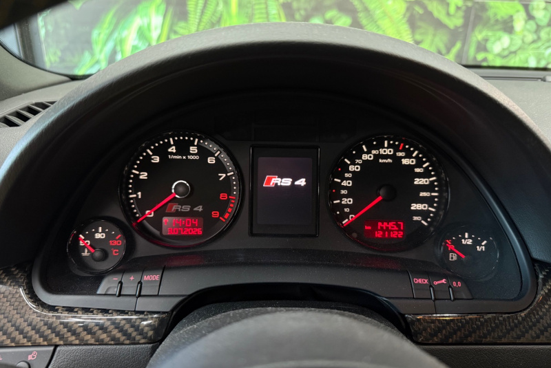 Ponuka vozidiel / Audi RS4/RS4 Avant 4.2 V8 FSi Quattro Black Packet - video Ponuka vozidiel / Audi RS4/RS4 Avant 4.2 V8 FSi Quattro Black Packet - video