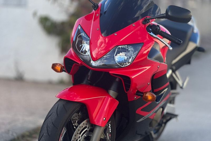 Ponuka vozidiel / Honda CBR 600 F - video Ponuka vozidiel / Honda CBR 600 F - video