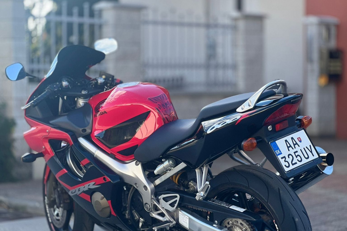 Ponuka vozidiel / Honda CBR 600 F - video Ponuka vozidiel / Honda CBR 600 F - video