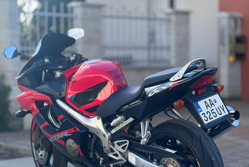 Ponuka vozidiel / Honda CBR 600 F - video Ponuka vozidiel / Honda CBR 600 F - video