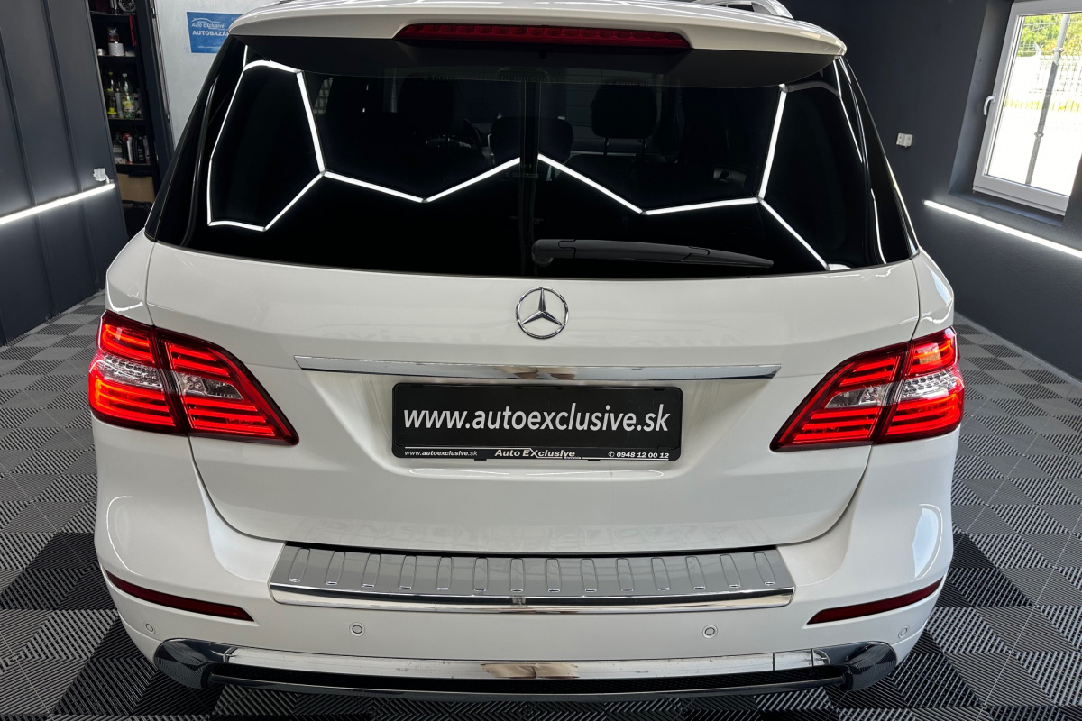 Ponuka vozidiel / Mercedes-Benz ML 250 BLUETEC 4MATIC - video