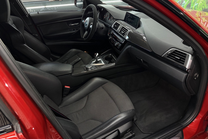 Ponuka vozidiel / BMW M3 Competition 3.0 A/T Carbon Packet - video Ponuka vozidiel / BMW M3 Competition 3.0 A/T Carbon Packet - video