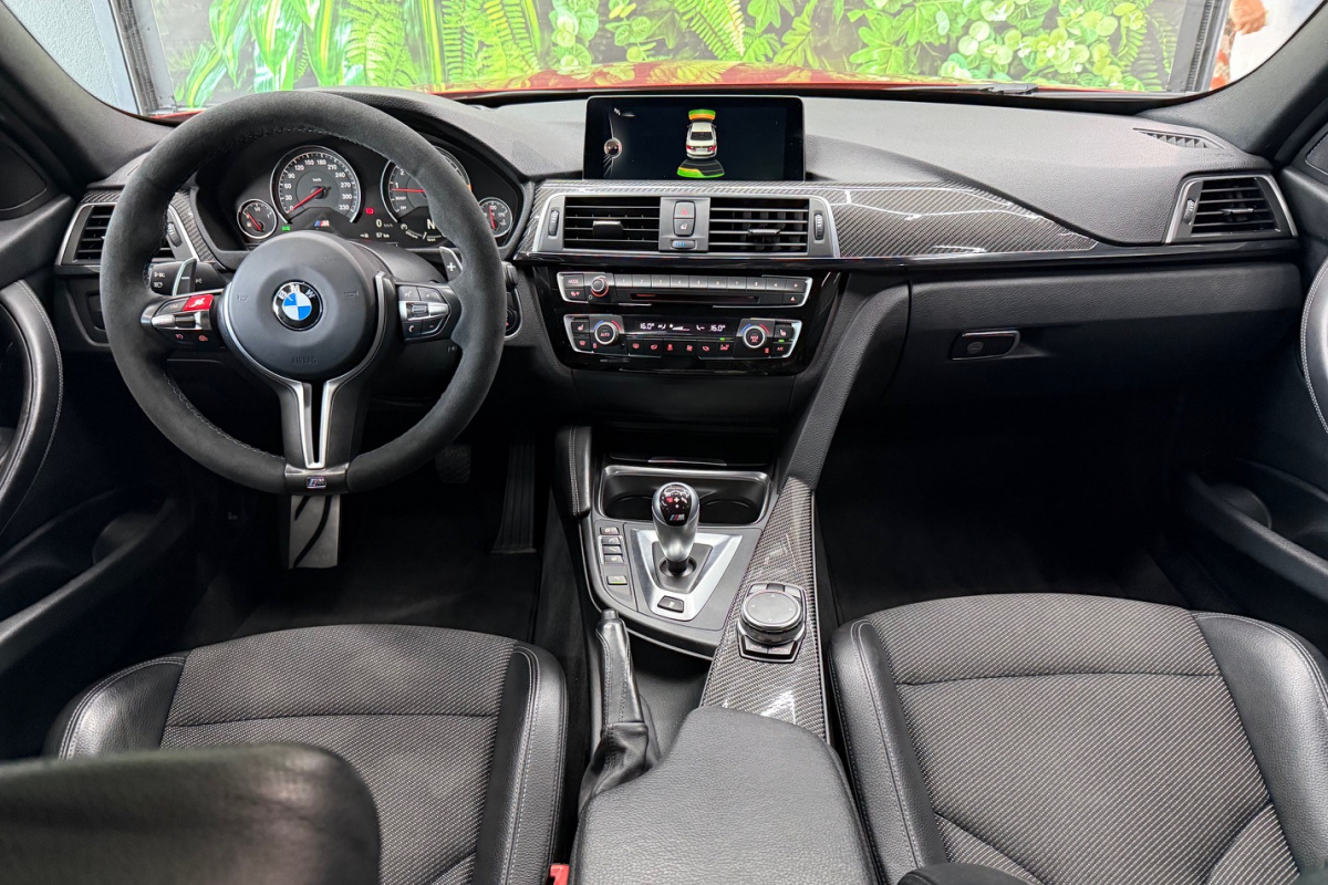 Ponuka vozidiel / BMW M3 Competition 3.0 A/T Carbon Packet - video Ponuka vozidiel / BMW M3 Competition 3.0 A/T Carbon Packet - video