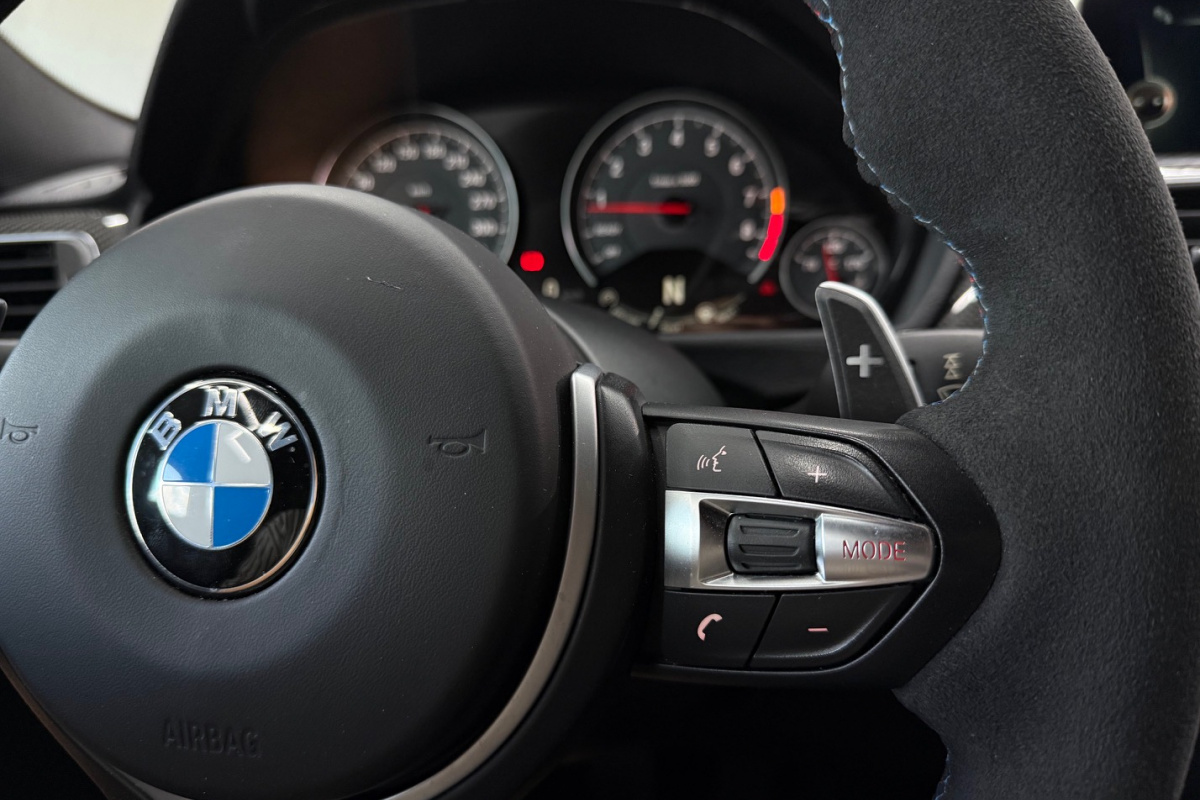 Ponuka vozidiel / BMW M3 Competition 3.0 A/T Carbon Packet - video Ponuka vozidiel / BMW M3 Competition 3.0 A/T Carbon Packet - video