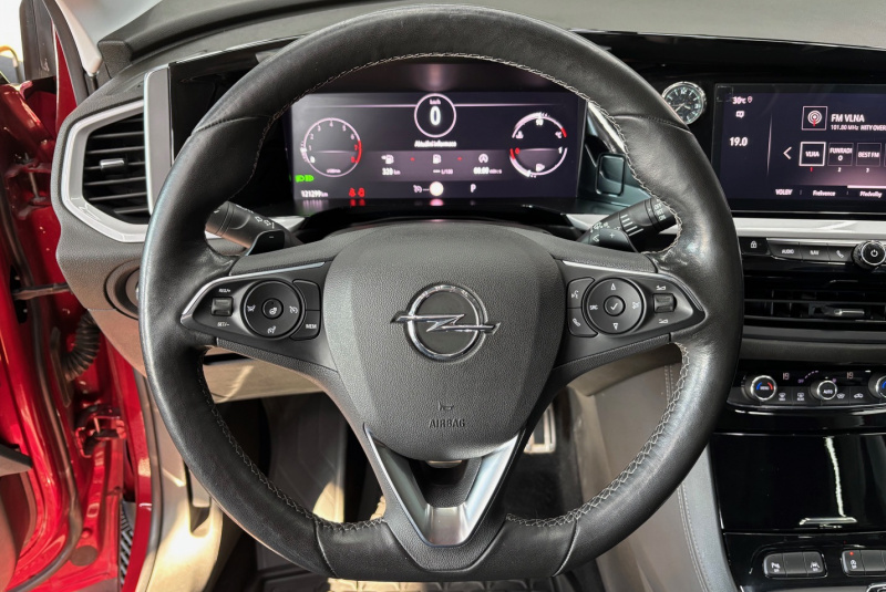 Ponuka vozidiel / Opel Grandland 1.2 TURBO S S A/T - video Ponuka vozidiel / Opel Grandland 1.2 TURBO S S A/T - video