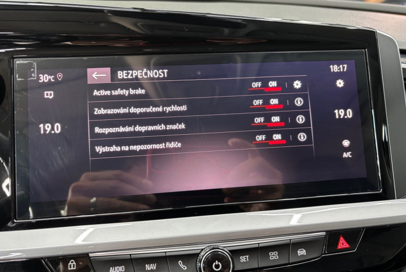 Ponuka vozidiel / Opel Grandland 1.2 TURBO S S A/T - video Ponuka vozidiel / Opel Grandland 1.2 TURBO S S A/T - video