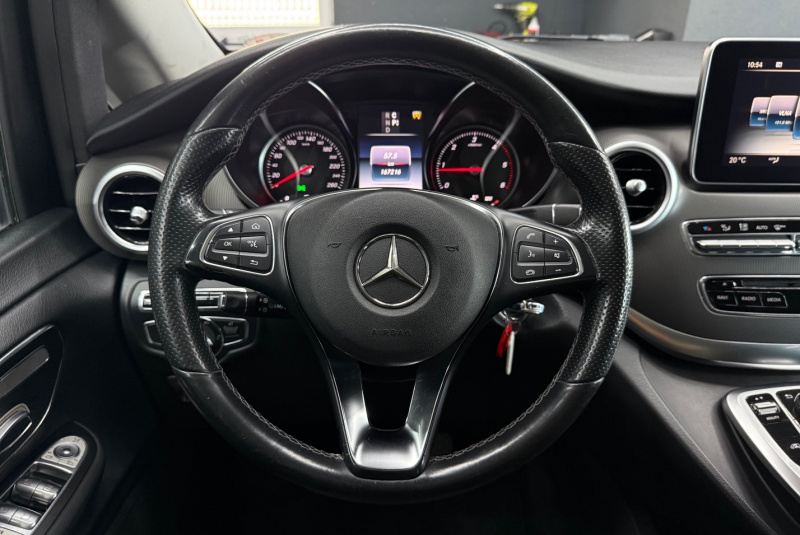 Ponuka vozidiel / Mercedes-Benz V trieda V250 d lang A/T 4Matic - video Ponuka vozidiel / Mercedes-Benz V trieda V250 d lang A/T 4Matic - video