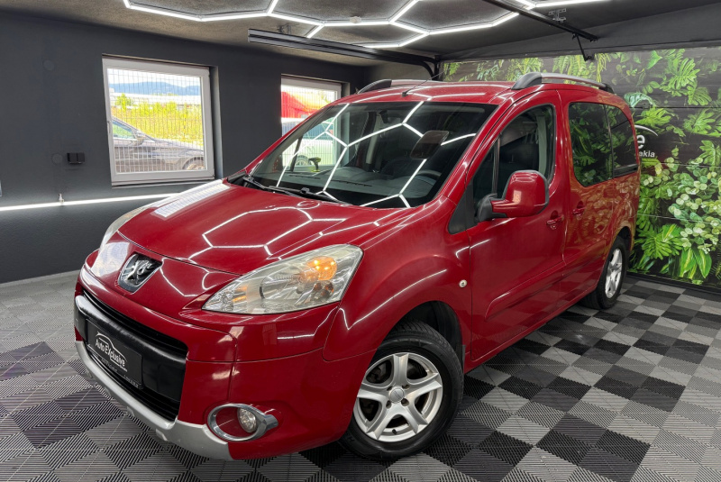 Ponuka vozidiel / Peugeot Partner Tepee 1.6 HDi FAP 92k Happy Family - video Ponuka vozidiel / Peugeot Partner Tepee 1.6 HDi FAP 92k Happy Family - video