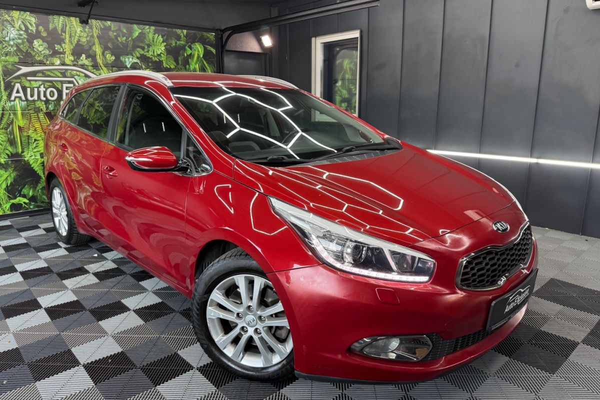 Ponuka vozidiel / Kia Cee´d SW 1.6 CRDi EX/Gold A/T - video Ponuka vozidiel / Kia Cee´d SW 1.6 CRDi EX/Gold A/T - video