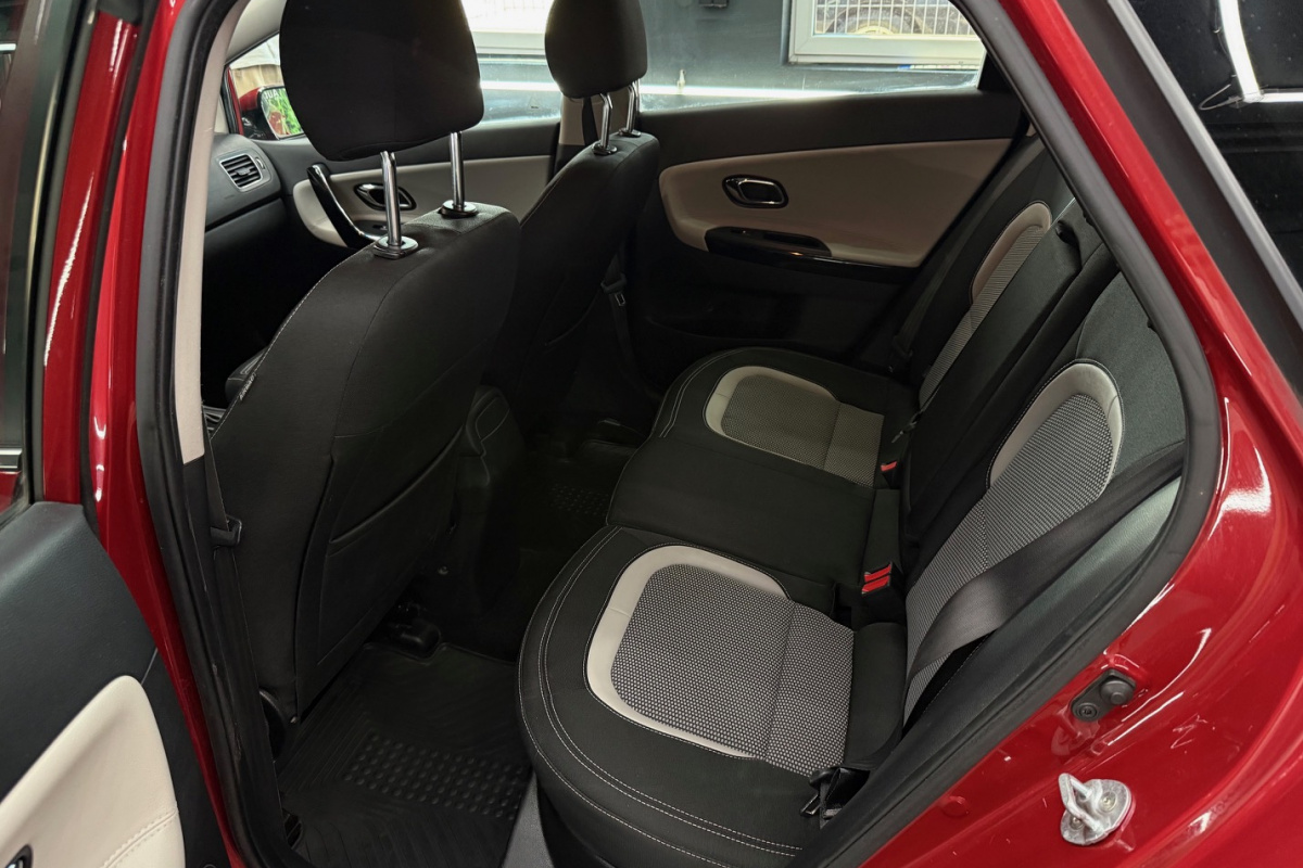 Ponuka vozidiel / Kia Cee´d SW 1.6 CRDi EX/Gold A/T - video Ponuka vozidiel / Kia Cee´d SW 1.6 CRDi EX/Gold A/T - video