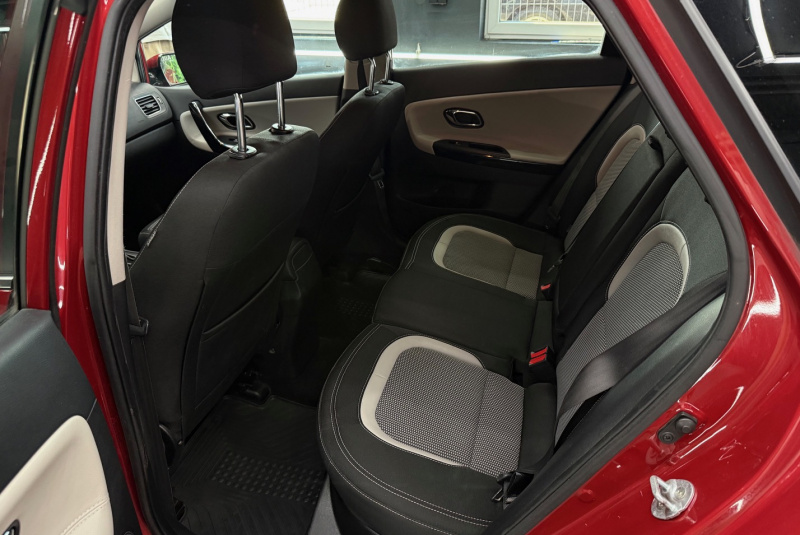 Ponuka vozidiel / Kia Cee´d SW 1.6 CRDi EX/Gold A/T - video Ponuka vozidiel / Kia Cee´d SW 1.6 CRDi EX/Gold A/T - video