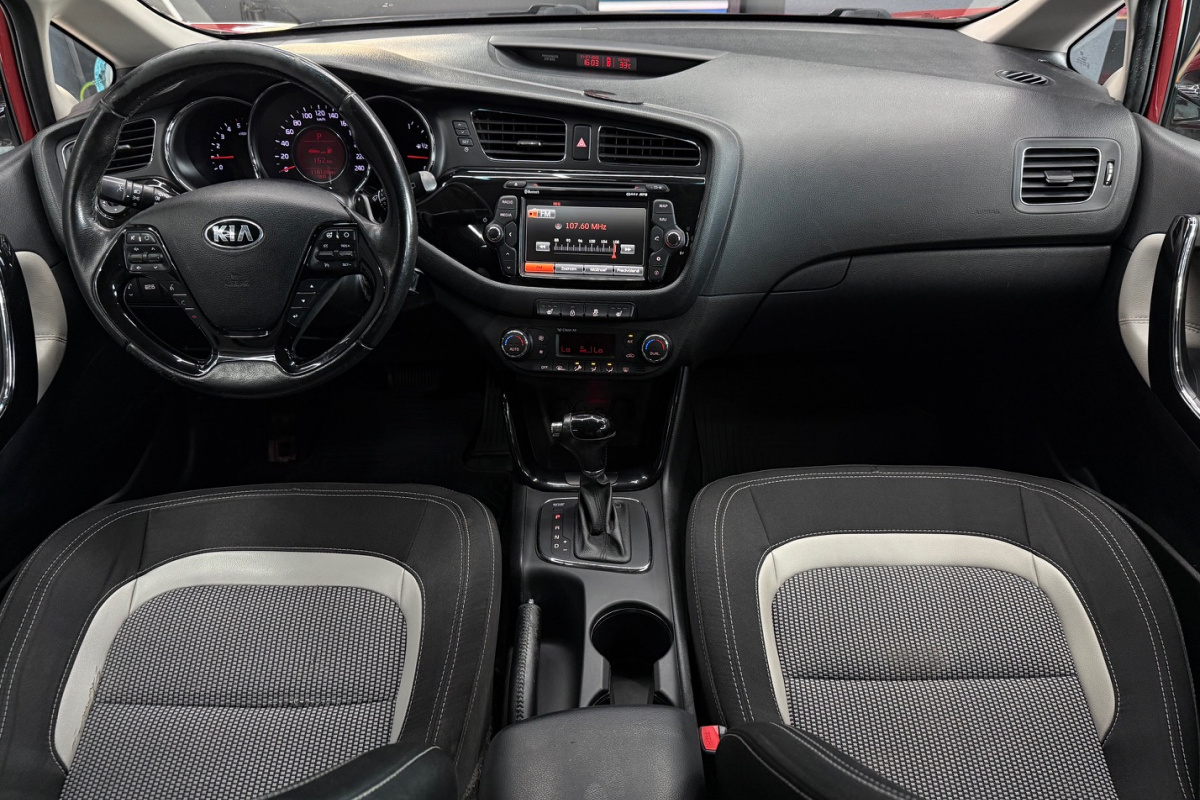 Ponuka vozidiel / Kia Cee´d SW 1.6 CRDi EX/Gold A/T - video Ponuka vozidiel / Kia Cee´d SW 1.6 CRDi EX/Gold A/T - video