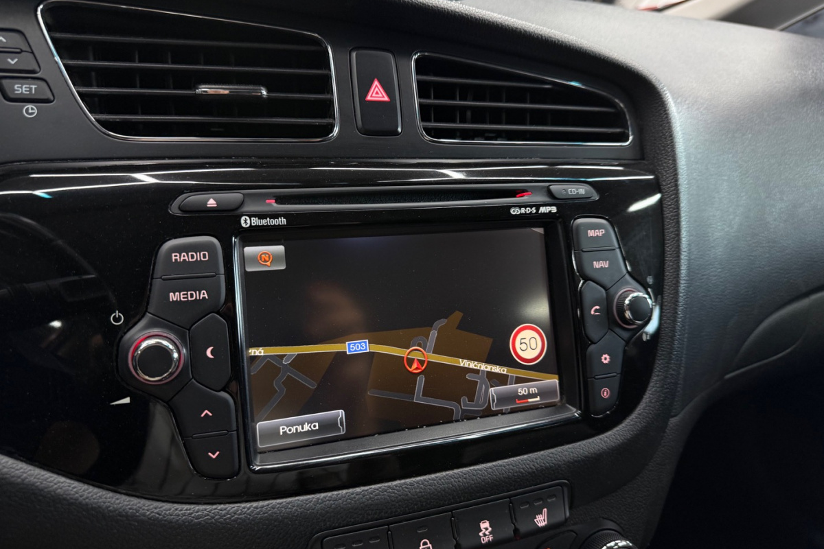 Ponuka vozidiel / Kia Cee´d SW 1.6 CRDi EX/Gold A/T - video Ponuka vozidiel / Kia Cee´d SW 1.6 CRDi EX/Gold A/T - video