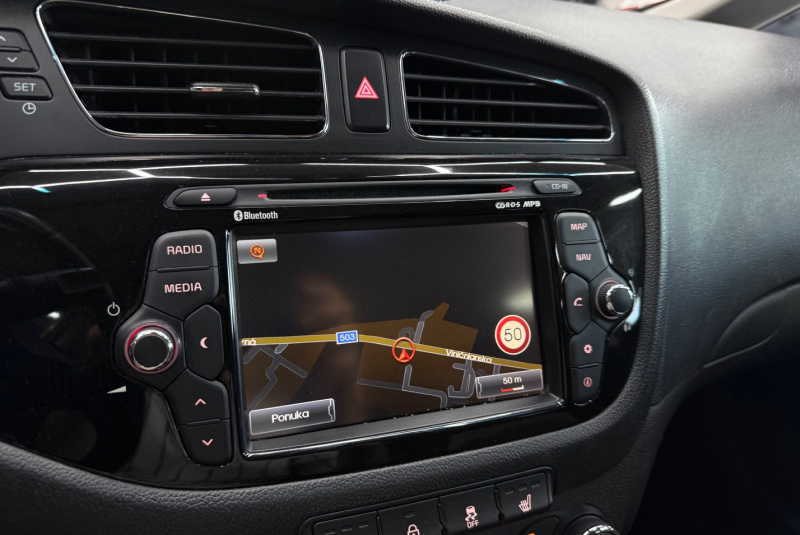 Ponuka vozidiel / Kia Cee´d SW 1.6 CRDi EX/Gold A/T - video Ponuka vozidiel / Kia Cee´d SW 1.6 CRDi EX/Gold A/T - video