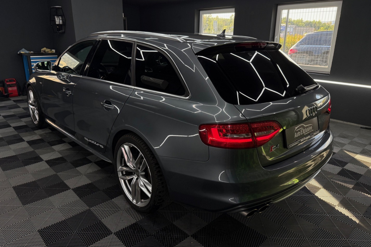 Ponuka vozidiel / Audi S4 Avant 3.0 TFSI QUATTRO AUTOMAT - video Ponuka vozidiel / Audi S4 Avant 3.0 TFSI QUATTRO AUTOMAT - video