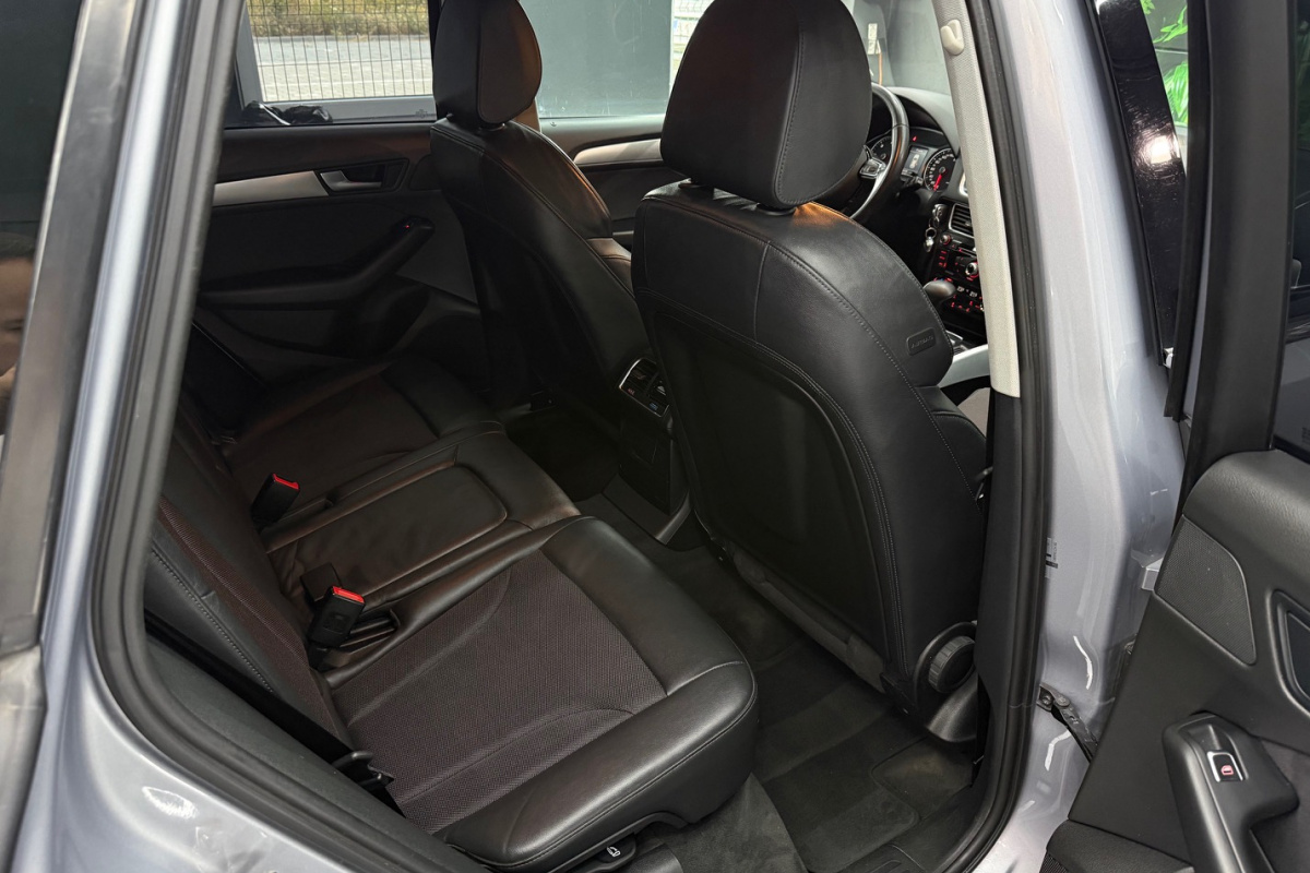 Ponuka vozidiel / Audi Q5 2.0 TDI 190k quattro S tronic Sport - video Ponuka vozidiel / Audi Q5 2.0 TDI 190k quattro S tronic Sport - video