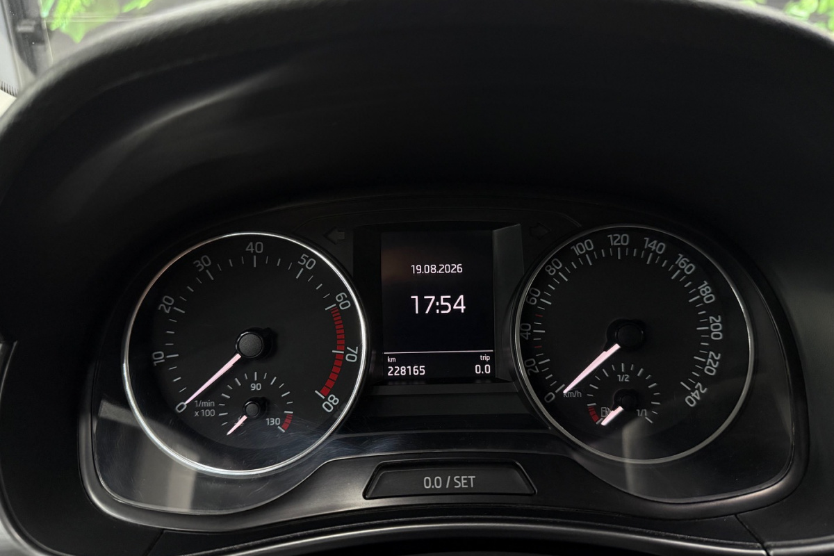 Ponuka vozidiel / Škoda Fabia 1.0 TSI 110k Ambition DSG - video Ponuka vozidiel / Škoda Fabia 1.0 TSI 110k Ambition DSG - video