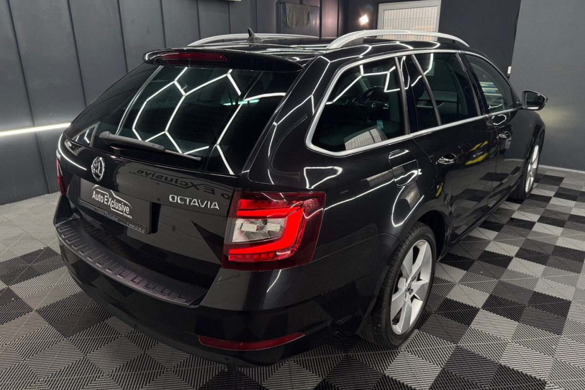 Ponuka vozidiel / Škoda Octavia Combi 2.0 TDI Ambition DSG - video Ponuka vozidiel / Škoda Octavia Combi 2.0 TDI Ambition DSG - video