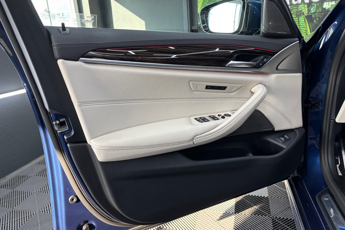 Ponuka vozidiel / BMW Rad 5 540d mHEV xDrive M-PACKET - video Ponuka vozidiel / BMW Rad 5 540d mHEV xDrive M-PACKET - video