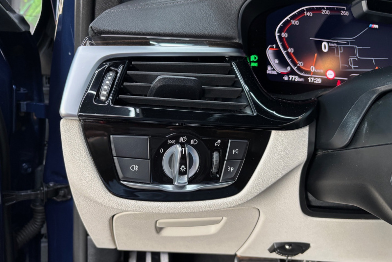 Ponuka vozidiel / BMW Rad 5 540d mHEV xDrive M-PACKET - video Ponuka vozidiel / BMW Rad 5 540d mHEV xDrive M-PACKET - video