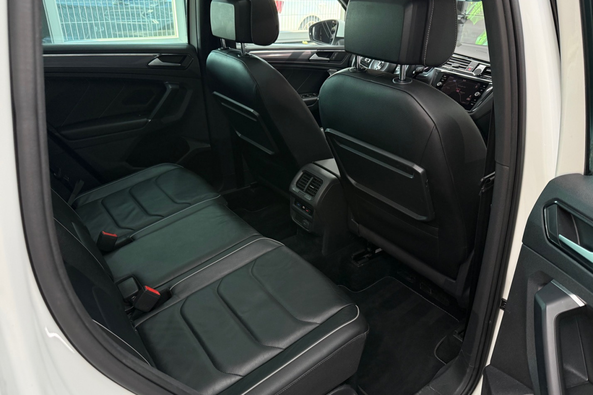 Ponuka vozidiel / Volkswagen Tiguan 2.0 BiTDI SCR BMT 240k 4MOTION HIGHLINE R-LINE DSG - video Ponuka vozidiel / Volkswagen Tiguan 2.0 BiTDI SCR BMT 240k 4MOTION HIGHLINE R-LINE DSG - video