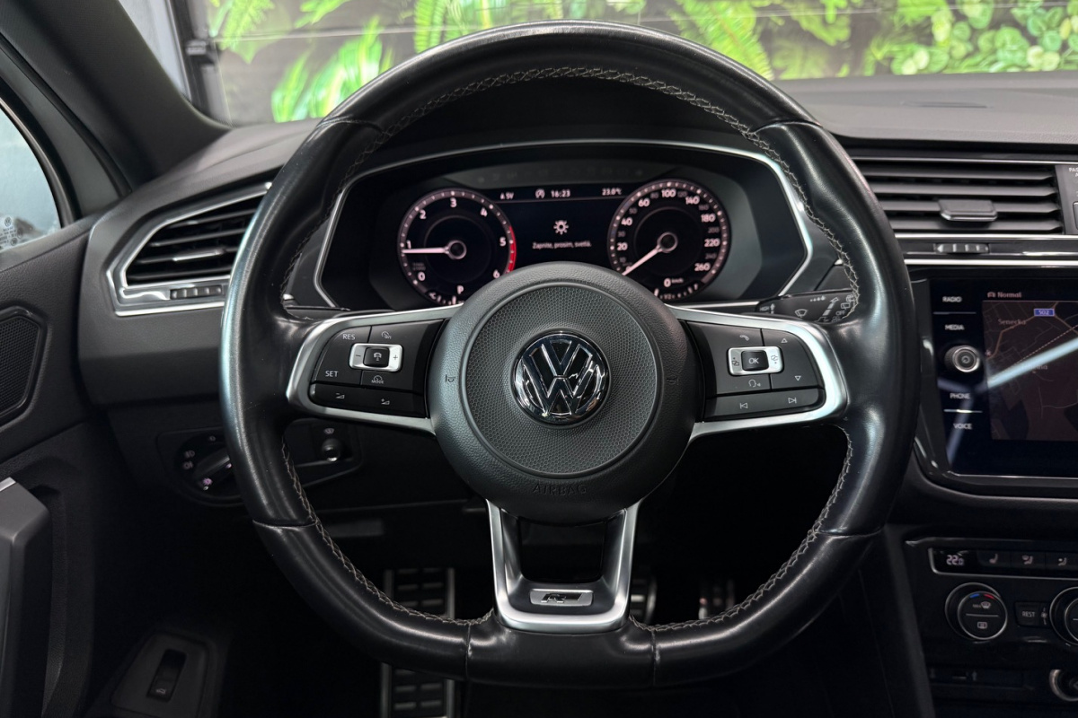 Ponuka vozidiel / Volkswagen Tiguan 2.0 BiTDI SCR BMT 240k 4MOTION HIGHLINE R-LINE DSG - video Ponuka vozidiel / Volkswagen Tiguan 2.0 BiTDI SCR BMT 240k 4MOTION HIGHLINE R-LINE DSG - video