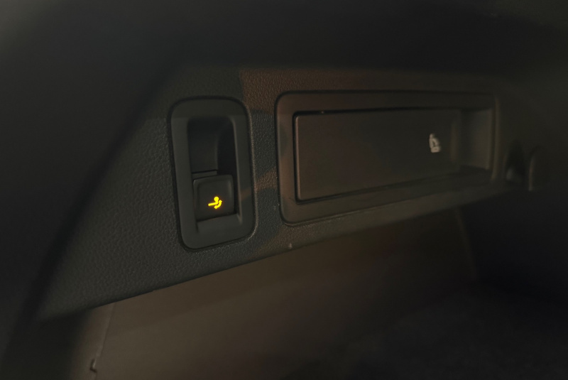 Ponuka vozidiel / Volkswagen Tiguan 2.0 BiTDI SCR BMT 240k 4MOTION HIGHLINE R-LINE DSG - video Ponuka vozidiel / Volkswagen Tiguan 2.0 BiTDI SCR BMT 240k 4MOTION HIGHLINE R-LINE DSG - video