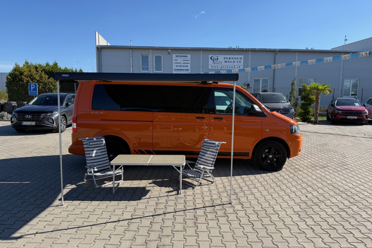 Ponuka vozidiel / Volkswagen T5 Transporter Long 2.0 TDI - video Ponuka vozidiel / Volkswagen T5 Transporter Long 2.0 TDI - video