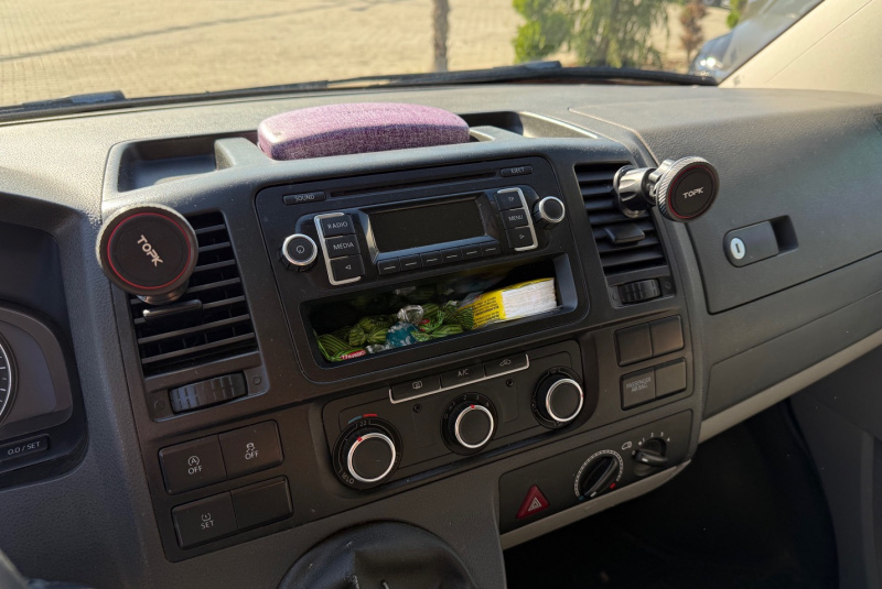 Ponuka vozidiel / Volkswagen T5 Transporter Long 2.0 TDI - video Ponuka vozidiel / Volkswagen T5 Transporter Long 2.0 TDI - video