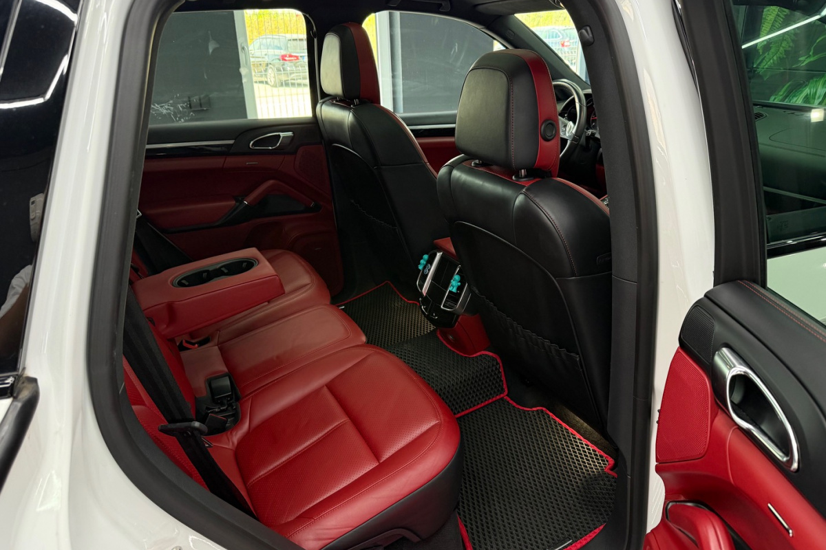 Ponuka vozidiel / Porsche Cayenne Diesel 245k Tiptronic S - video Ponuka vozidiel / Porsche Cayenne Diesel 245k Tiptronic S - video