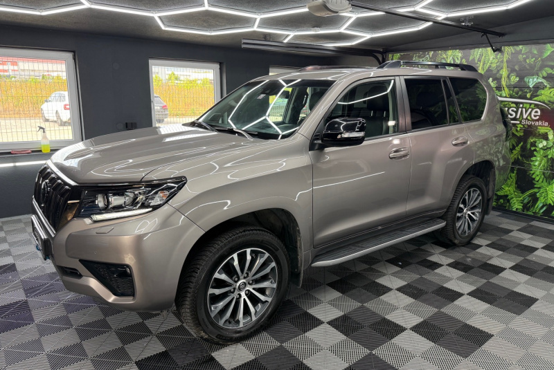 Ponuka vozidiel / Toyota Land Cruiser 2.8 D-4D 204 Executive A/T 4x4 - video Ponuka vozidiel / Toyota Land Cruiser 2.8 D-4D 204 Executive A/T 4x4 - video
