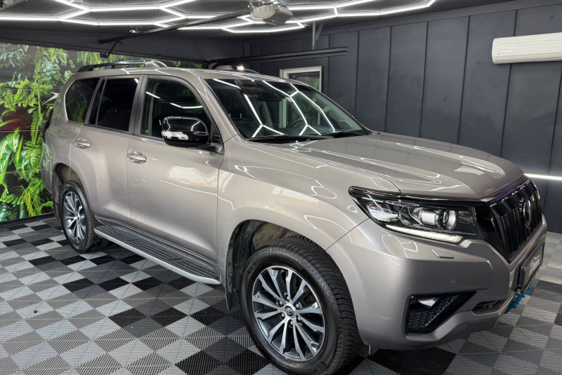 Ponuka vozidiel / Toyota Land Cruiser 2.8 D-4D 204 Executive A/T 4x4 - video Ponuka vozidiel / Toyota Land Cruiser 2.8 D-4D 204 Executive A/T 4x4 - video